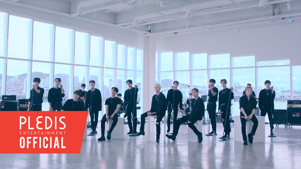 SEVENTEEN présente le chant dans la session live du groupe « Rock with ...