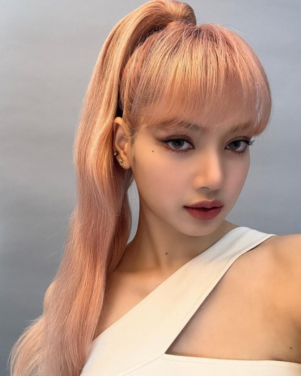 Lalisade Blackpink Lisa Devient Le Premier Album Solo De K Pop à Atteindre 500 Millions De 6883