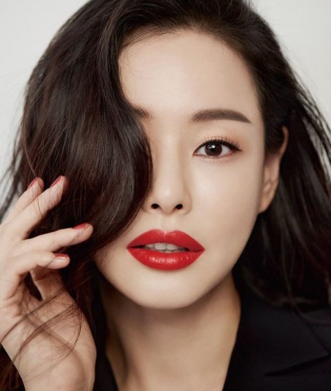 Honey Lee Kembali Bekerja Setelah Menikah Dengan Pacar Non Selebriti