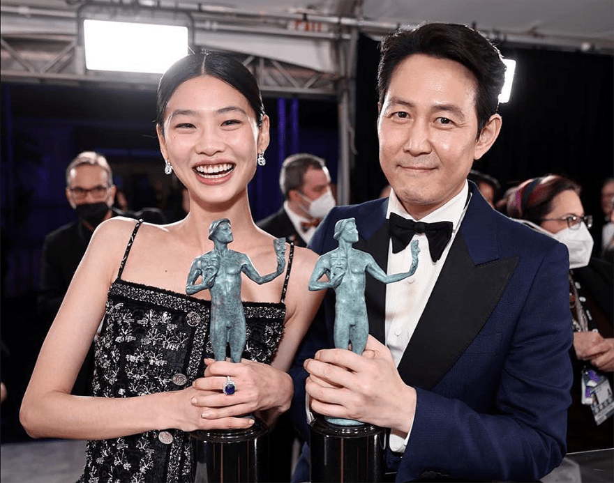 Lee Jung Jae dan Jung Ho Yeon Membawa pulang Penghargaan Aktor Terbaik