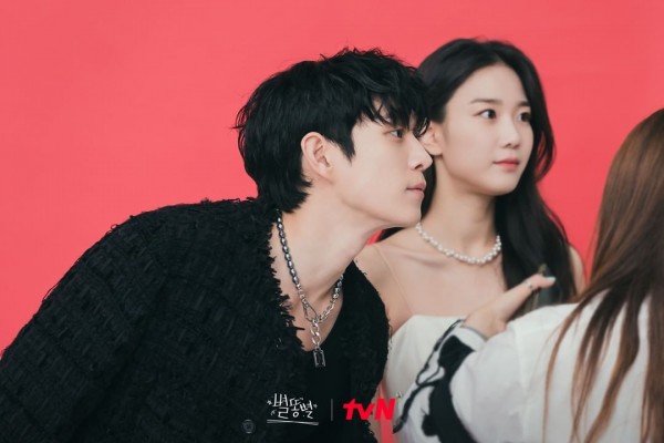 lee sung kyung digosipkan pacar kim young dae shooting lee sung kyung digosipkan pacar kim young dae shooting