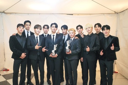 SEVENTEEN,'2021 The Fact Music Awards'2 premi